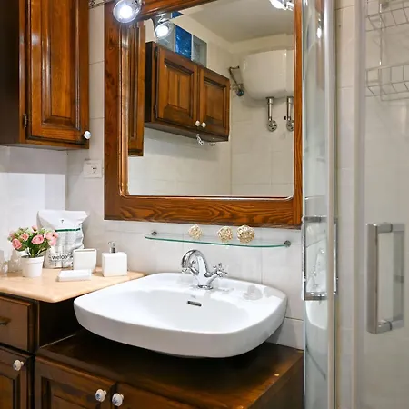 - Eden Garden Flat Pisa