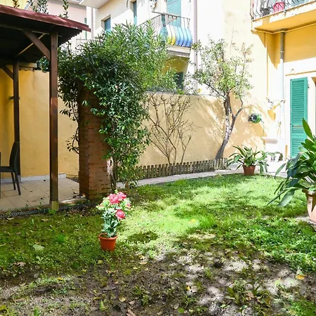 - Eden Garden Flat Lejlighed