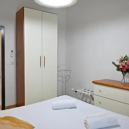 - Eden Garden Flat